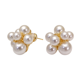 花朵耳饰2026新款爆款珍珠耳钉小众设计感高级感独特轻奢法式耳环