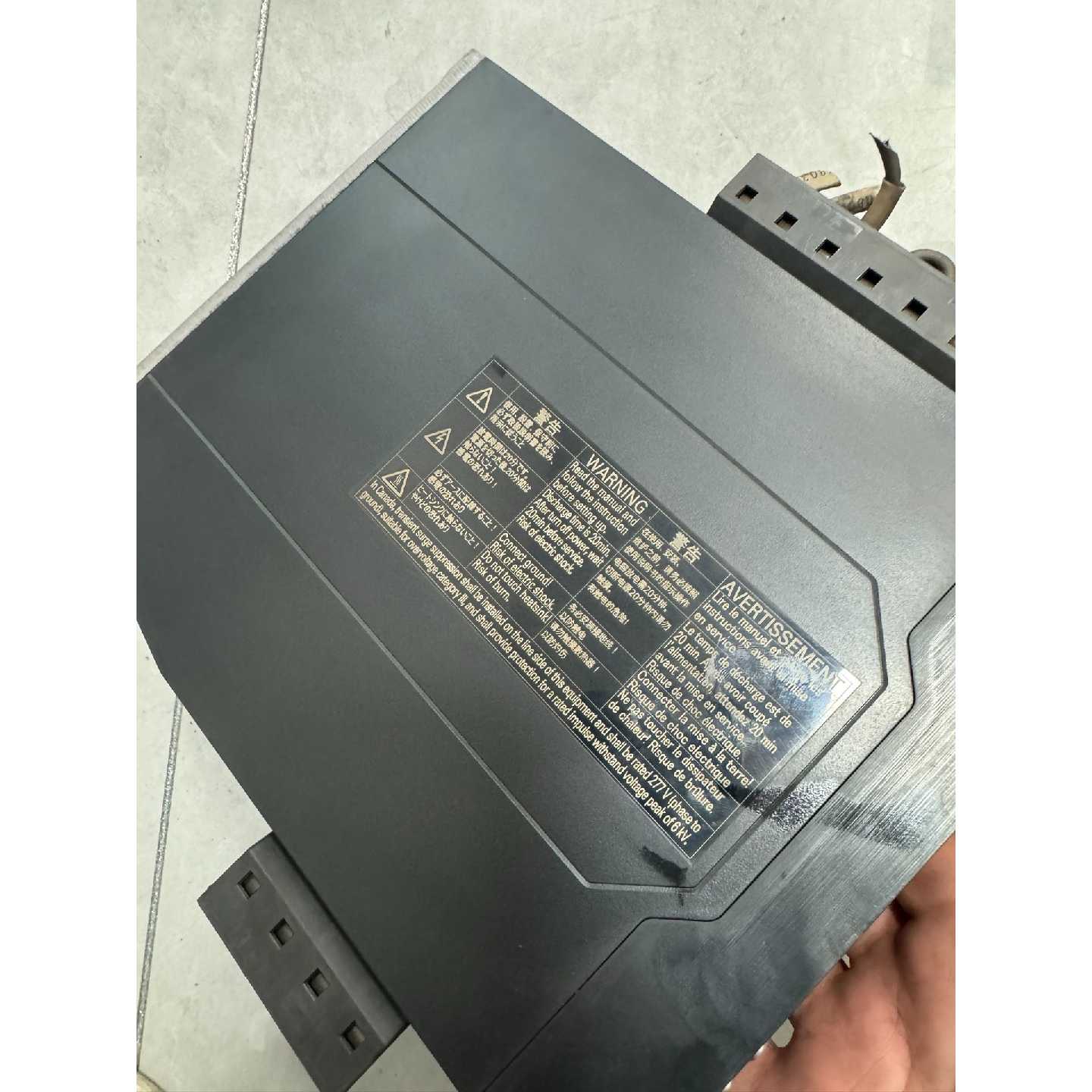 议价欧姆龙伺服电机3KW,电机R88M-1M3K020T-S2,