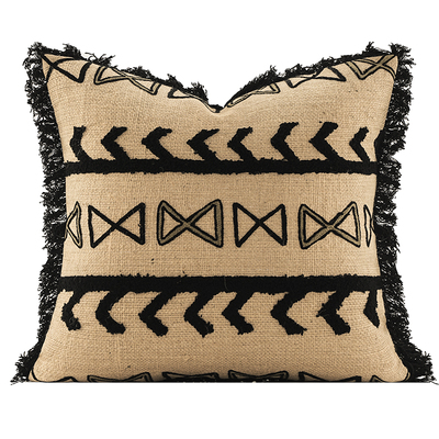 柏洛斯民宿客厅手工绣花抱枕