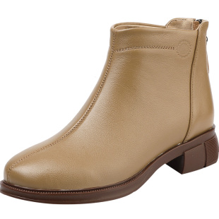 秋冬马丁靴特新款胖脚宽肥真皮41-43加大码女单靴短平底妈妈棉靴