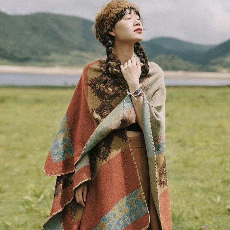 民族风披肩秋冬旅游保暖西藏云南仿羊绒披风超大斗篷围巾女复古