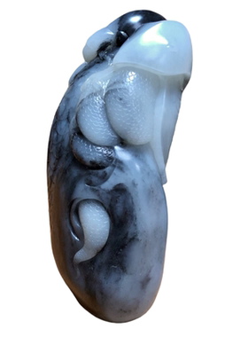 墨玉青花籽料鹰金钱和田玉把件