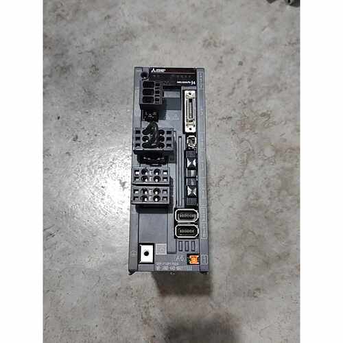 三凌驱动器，MR-J4W2-44B-MA011T033，实物