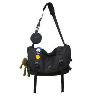 斜挎包男款大容量单肩背包男士邮差包2025新款通勤书包电脑挎包男