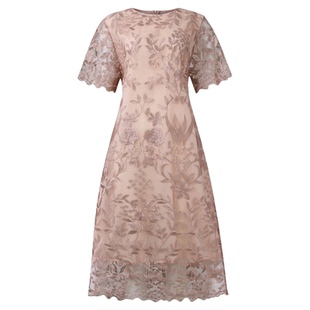Embroidered lace slim fitting dress圆领绣花蕾丝修身连衣裙女