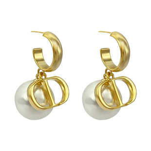 香家CD耳环小香风字母耳钉高级感气质大珍珠d家耳饰2024新款爆款