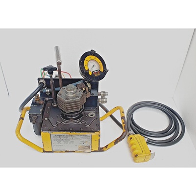 Enerpac PTA1404 Pneumatic Torque Oil Pump  For Parts Only