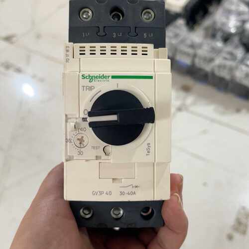 议价全新施耐德开关GV3P65 48-65A  4台   130维修