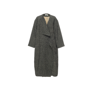 月泠泠 「松醪」2025年秋冬简约气质款人字纹茧型显瘦毛呢长大衣