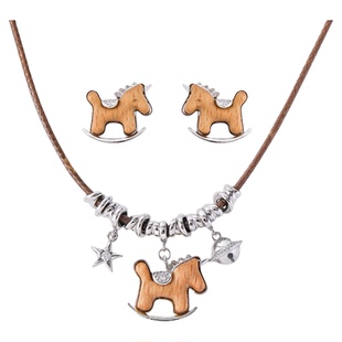 【买3免1】【木马】长绳项链女星星星球吊坠高级美拉德皮绳锁骨链