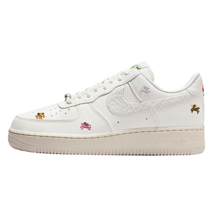 Nike Air Force 1 马年限定AF1脱缰系列女款白低帮板鞋IQ1143-100