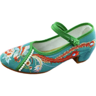 新款结婚古风搭配旗袍汉服鞋百搭民族风单鞋女士老北京布鞋绣花鞋