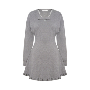 Kroche 26ss 浪漫邂逅 蝴蝶结v领蝙蝠袖收腰a摆针织短款连衣裙