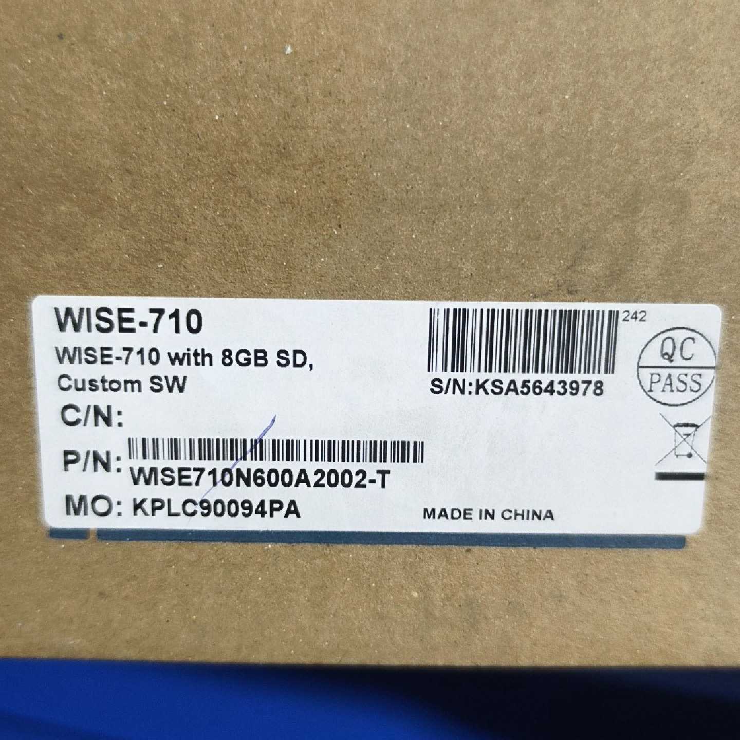议价研华工业网关 WISE-710，配备8GB SD存储卡，自定图片