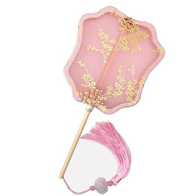 粉色凤冠团扇，给舞蹈加分