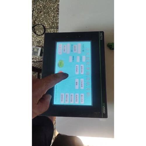 询价下单设备上拆下来的HCFA触摸屏，型号TL2507，DC20.4