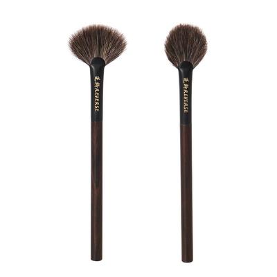 逆龄手工貉子毛扇形高光刷