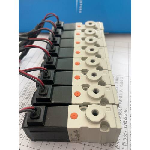 询价-的 装设备剩余的 VKF332V-5GS-M5有8个 需