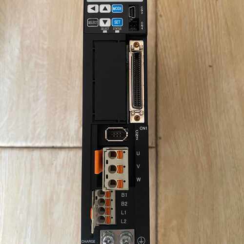 溢价-Sankyo 三协伺服驱动器 DA2Z111（100W ）