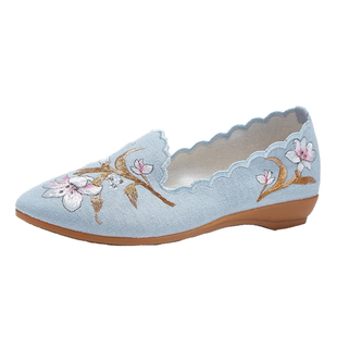 春夏尖头绣花布鞋坡跟民族风日常花边工作单鞋牛筋软底低帮妈妈鞋