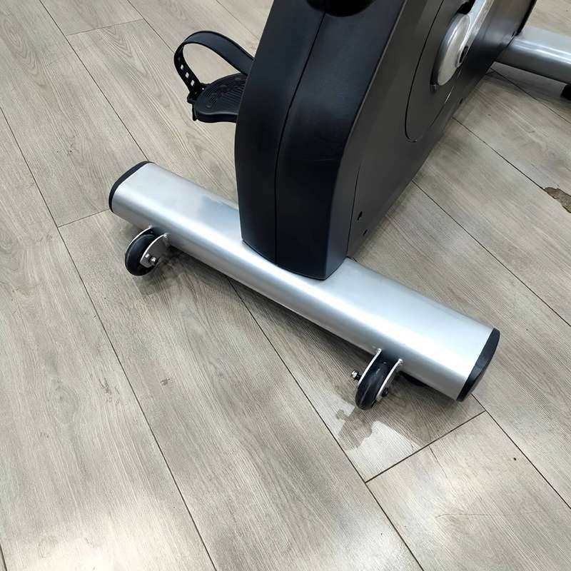 有氧室内健身器械商业健身房健身立式自行车健身训练机旋转自行车