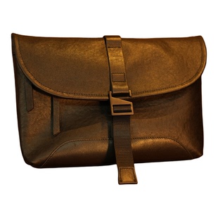 鹿师傅头层牛皮男士斜挎包2026新款高级感通勤休闲邮差包单肩背包