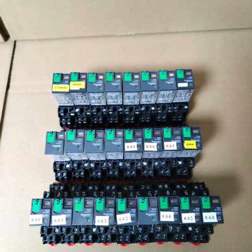 【议价-可维修】8脚中间继电器，型号 RXM2CB2BD 24VDC /均有货