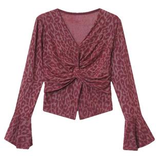 欧货时尚豹纹V领网纱T恤女长袖设计感喇叭袖上衣加绒打底衫女秋冬
