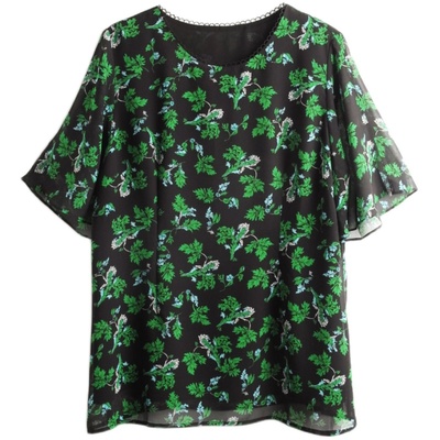 胖太太衬衫碎花图案开叉袖口