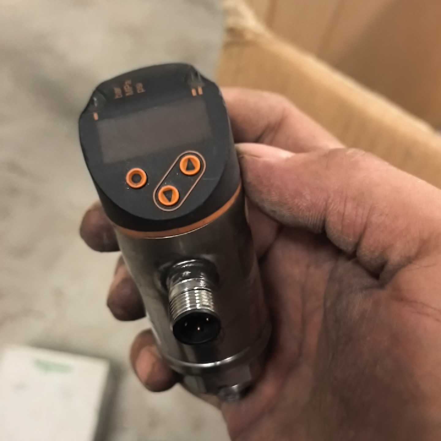 议价易福门压力传感器PN7094,带IO-Link接口,支持ba