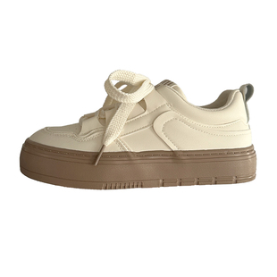 路十三舒适皮面小白鞋女款韩系爆款白色板鞋学生小众百搭chic鞋子