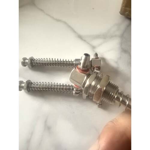 在线议价L90-M12-11机械手金具一批全新，T型大头金具，M5宝