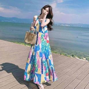 多巴胺穿搭夏季旅游拍照吊带辣妹v领气质显瘦沙滩三亚海边连衣裙