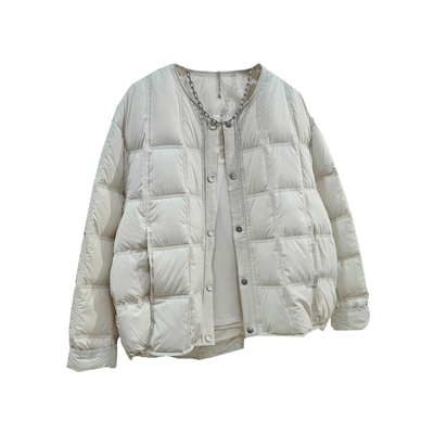 小个子黑色圆领轻薄羽绒服女