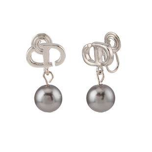 银色CD字母耳环灰色珍珠小巧耳针冷淡风时尚气质蚊香盘耳夹无耳洞