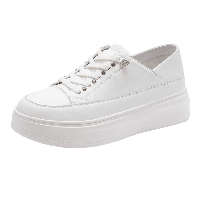 哈森时尚简约厚底休闲板鞋一脚蹬舒适百搭女鞋2026新款HCM260310