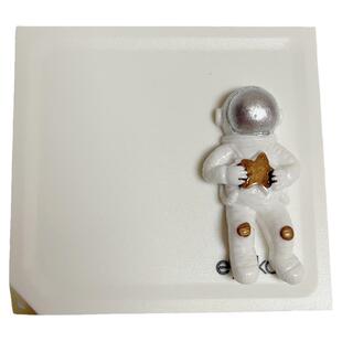 高档个性隐形眼镜盒子男生磁吸高级感美瞳盒简约便携收纳护理盒女