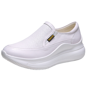 吉祥鸟超轻女鞋2026春夏真皮休闲百搭松糕厚底一脚蹬舒适单鞋5707