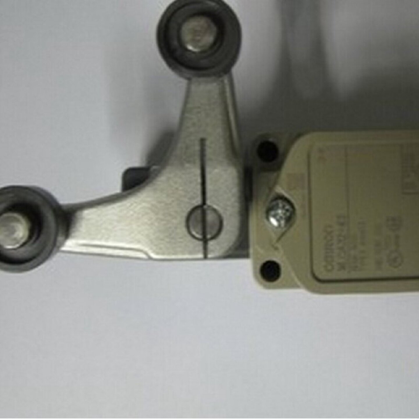 议价全新正品欧姆龙WLCA32-43叉式摆杆锁定型行程开关  限位开关