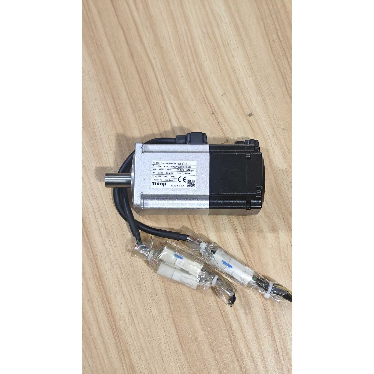 SVX6MH040AB2LDTJ天玑伺服电机400图片