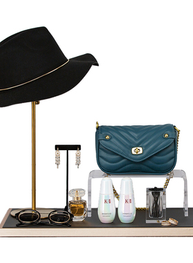 衣帽间化妆品软装饰品香水道具