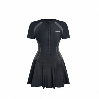 泳衣女2025新款连体保守遮肉显瘦胖mm大码200斤速干运动温泉泳装