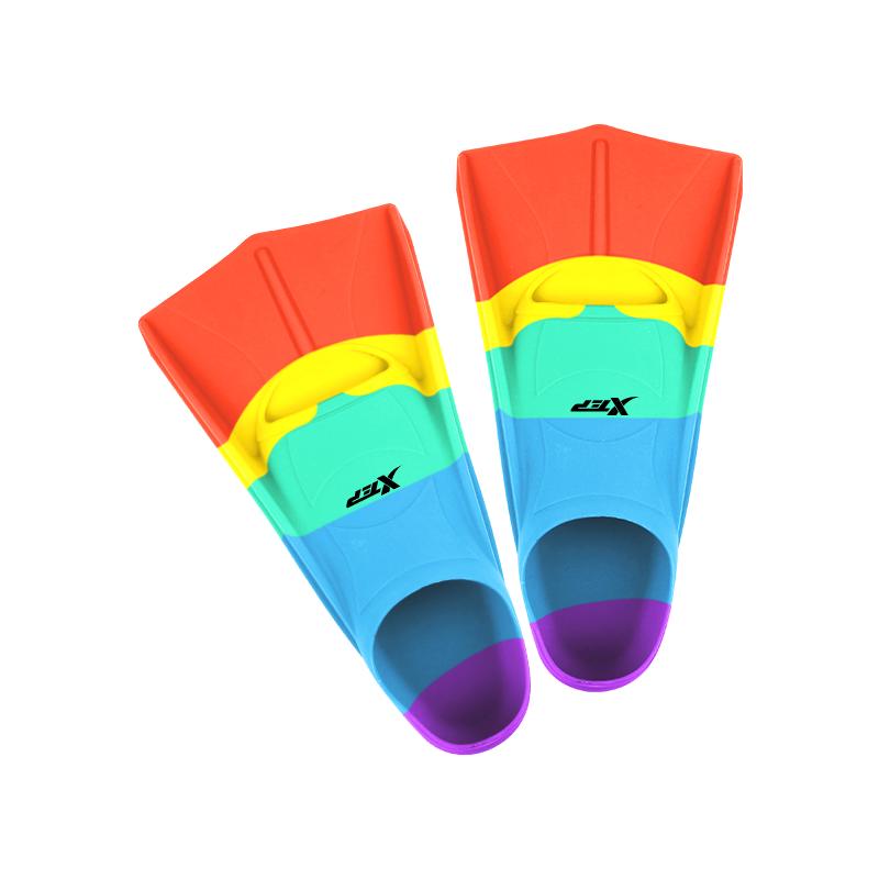 特步脚蹼游泳专用儿童鸭掌蛙鞋成人蝶泳专业训练硅胶短脚蹼自由泳