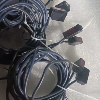 光电传感器，型号E3Z-DB2，带线。，配件齐拍前询价下单