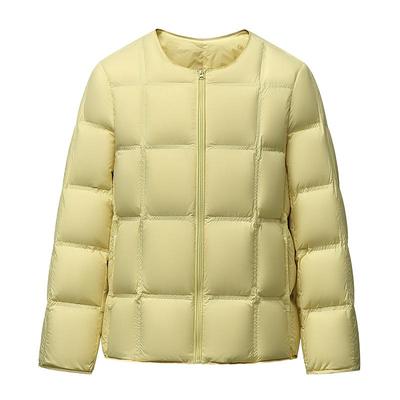 雪中飞羽绒服女阔版圆领显气质