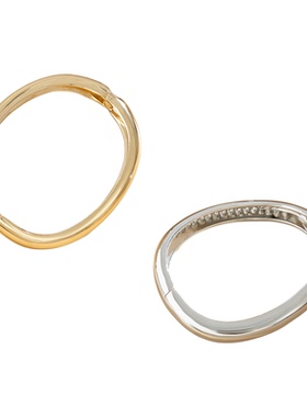 弹簧式不对称光面金属手镯女 欧美轻奢时尚模特T台走秀搭配饰品潮