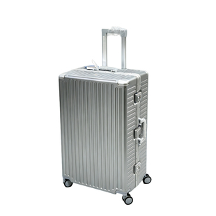 王炸韩单28寸亮银铝框托运行李箱大容量100%PC日乃本轮锁扣旅行箱