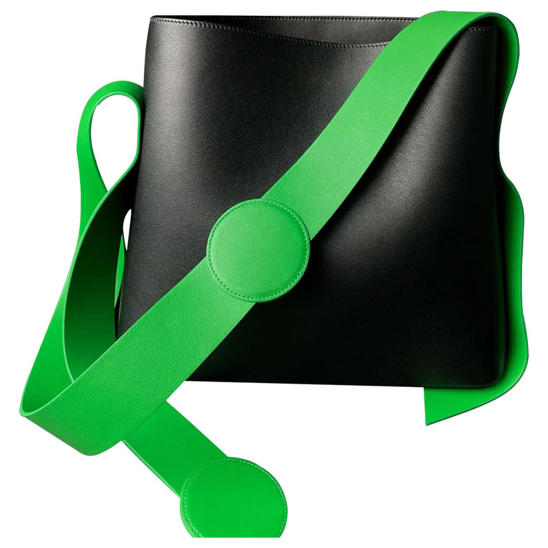 高级感托特包通勤小众设计彩带包水桶包大容量新款单肩斜挎女包包