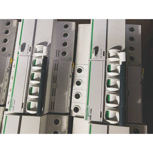 〔议价-可维修〕断路器IC65N 4P D63A带漏保 Vigi IC