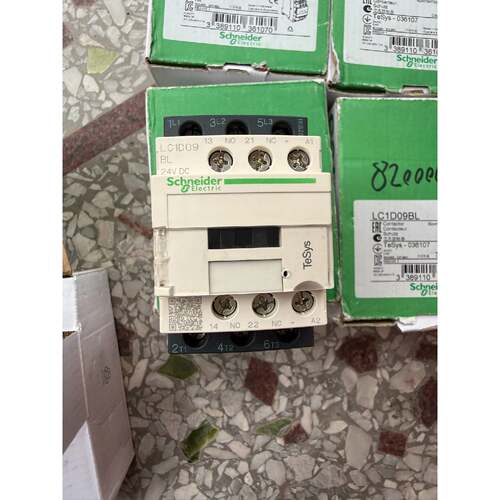 全新直流接触器LC1D09BL 线圈:DC24V—议价
